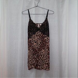 Leopards satin dress